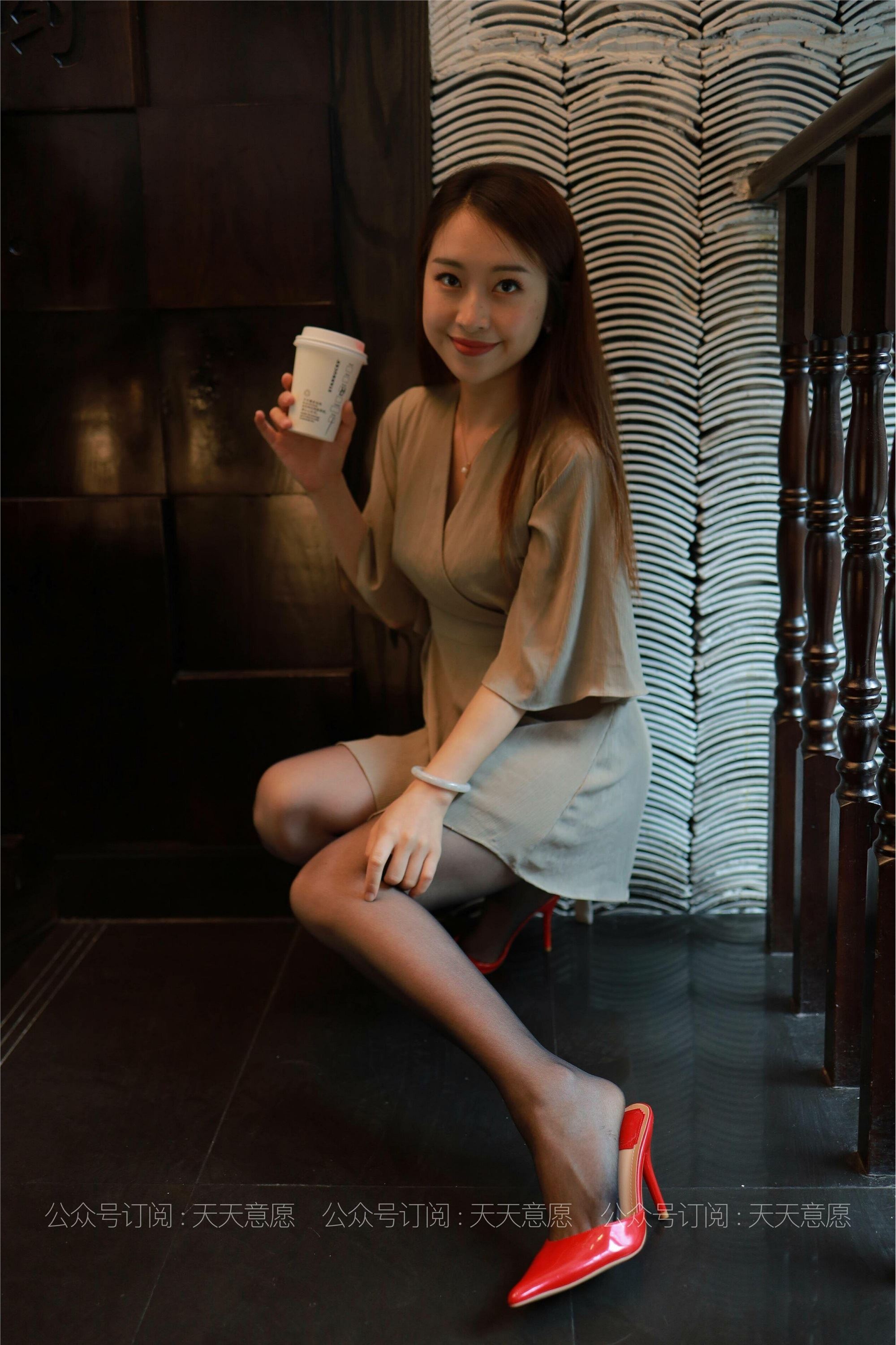 IESS异思趣向  2021.06.09 丝享家827：小婕《红色跟底一身轻》